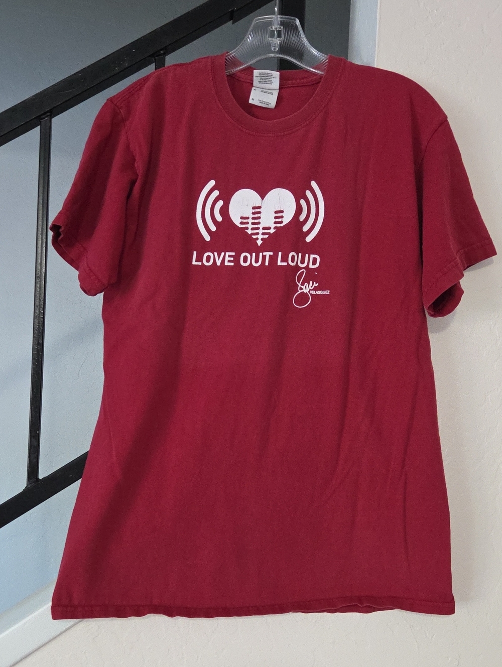 Love Out Loud Mens Graphic Tee - Faded Dark Red Size M
